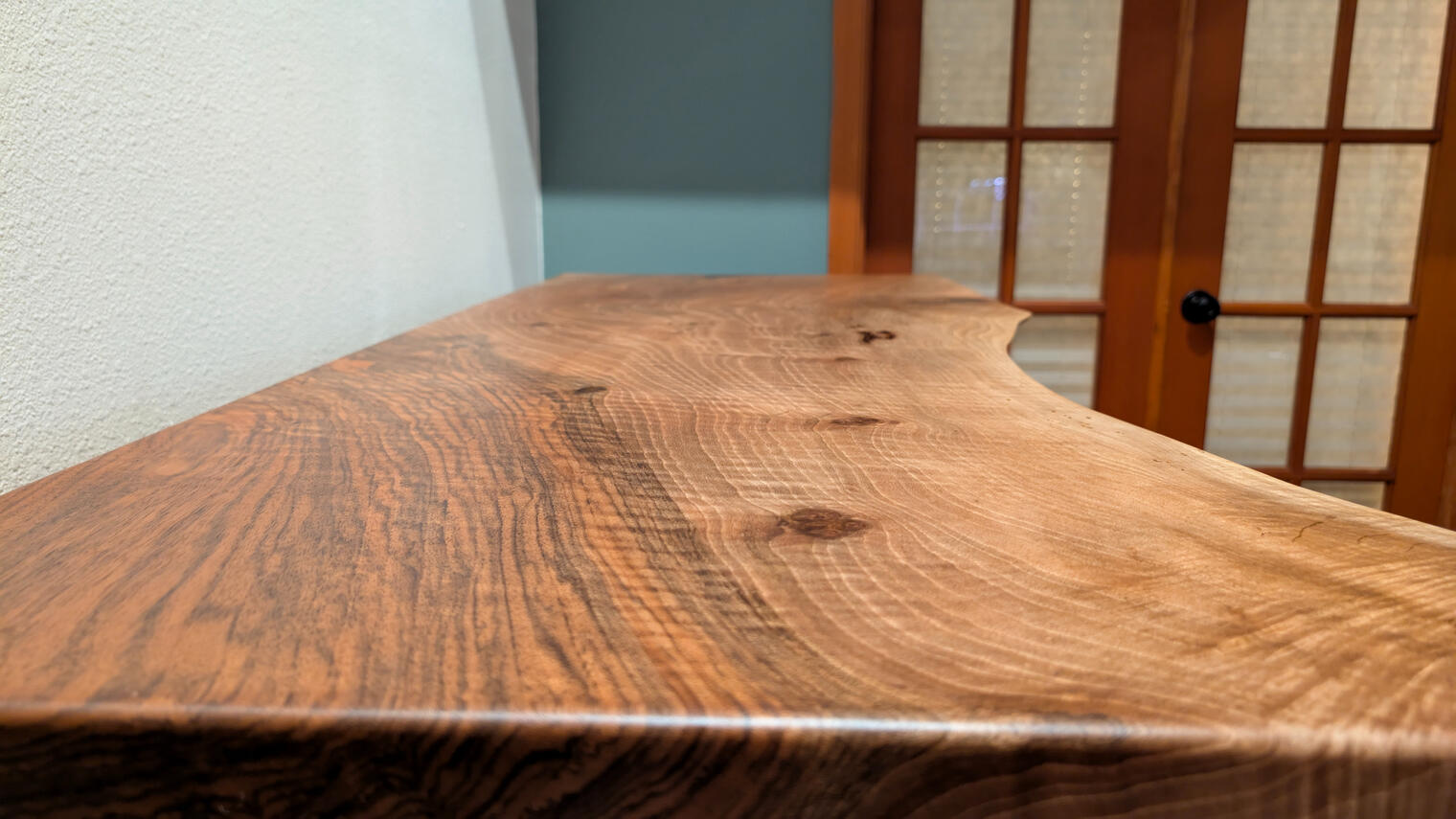 Bastogne Walnut Stand Up Desk