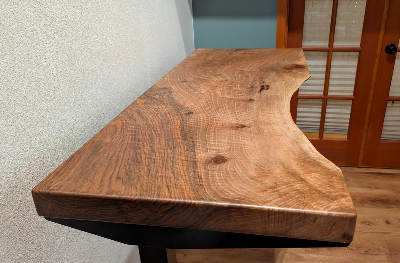Bastogne Walnut Stand Up Desk